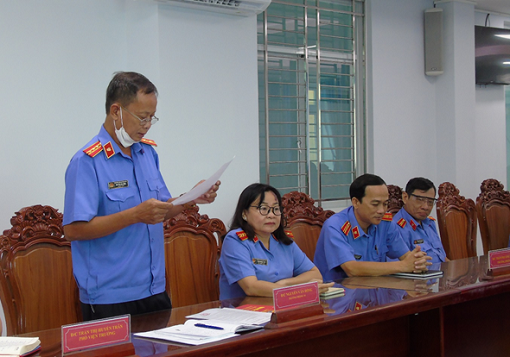 Viện kiểm sát nhân dân tỉnh Trà Vinh tổ chức Lễ trao Quyết định bổ nhiệm lại chức vụ lãnh đạo cấp phòng