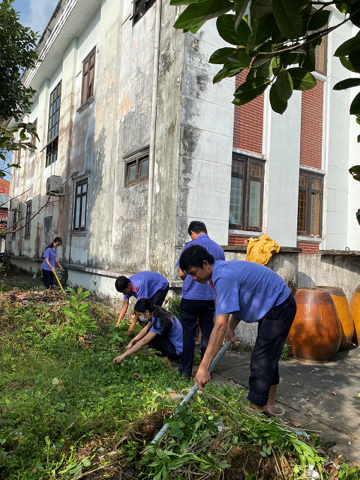 Công đoàn cơ sở VKSND huyện Châu Thành tổ chức dọn vệ sinh môi trường tại đơn vị